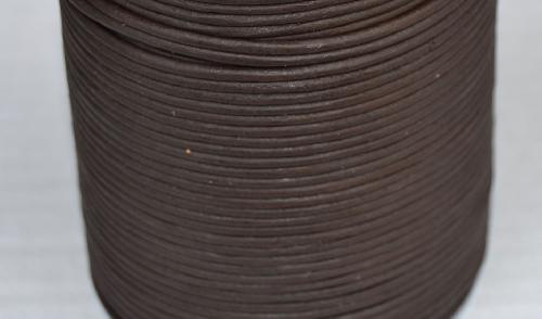 Tmav� hn�d� kulat� 2.5 mm